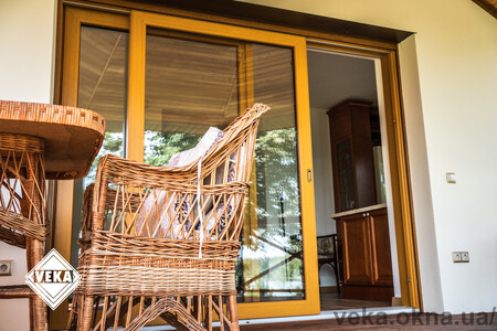 Засклення сучасного котеджу в кольорі «Орегон»